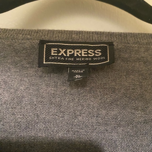 Women’s Express Extra Fine Merino Wool Crew sweater. - Picture 3 of 3